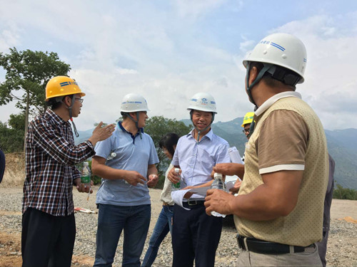 公司領(lǐng)導(dǎo)國慶長假期間赴項(xiàng)目一線調(diào)研慰問