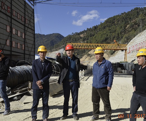 公司領(lǐng)導(dǎo)調(diào)研香麗高速六標(biāo)段