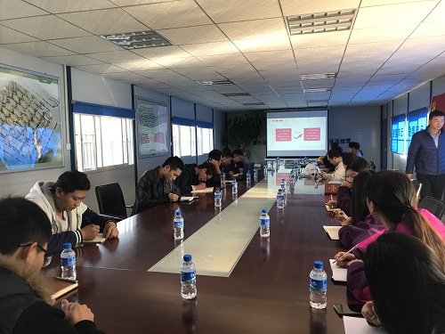 宜良縣棚改項目臨時黨支部組織學(xué)習(xí)貫徹黨的十九大精神