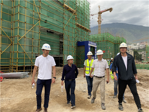集團領導帶隊到十七直巧家北門項目開展拉網(wǎng)式排查工作