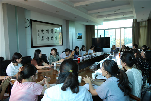 公司黨委召開(kāi)黨員干部家屬座談會(huì)