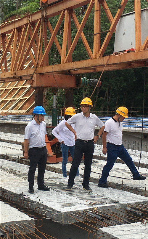 萬向遵調(diào)研景洪南過境公路G214項目