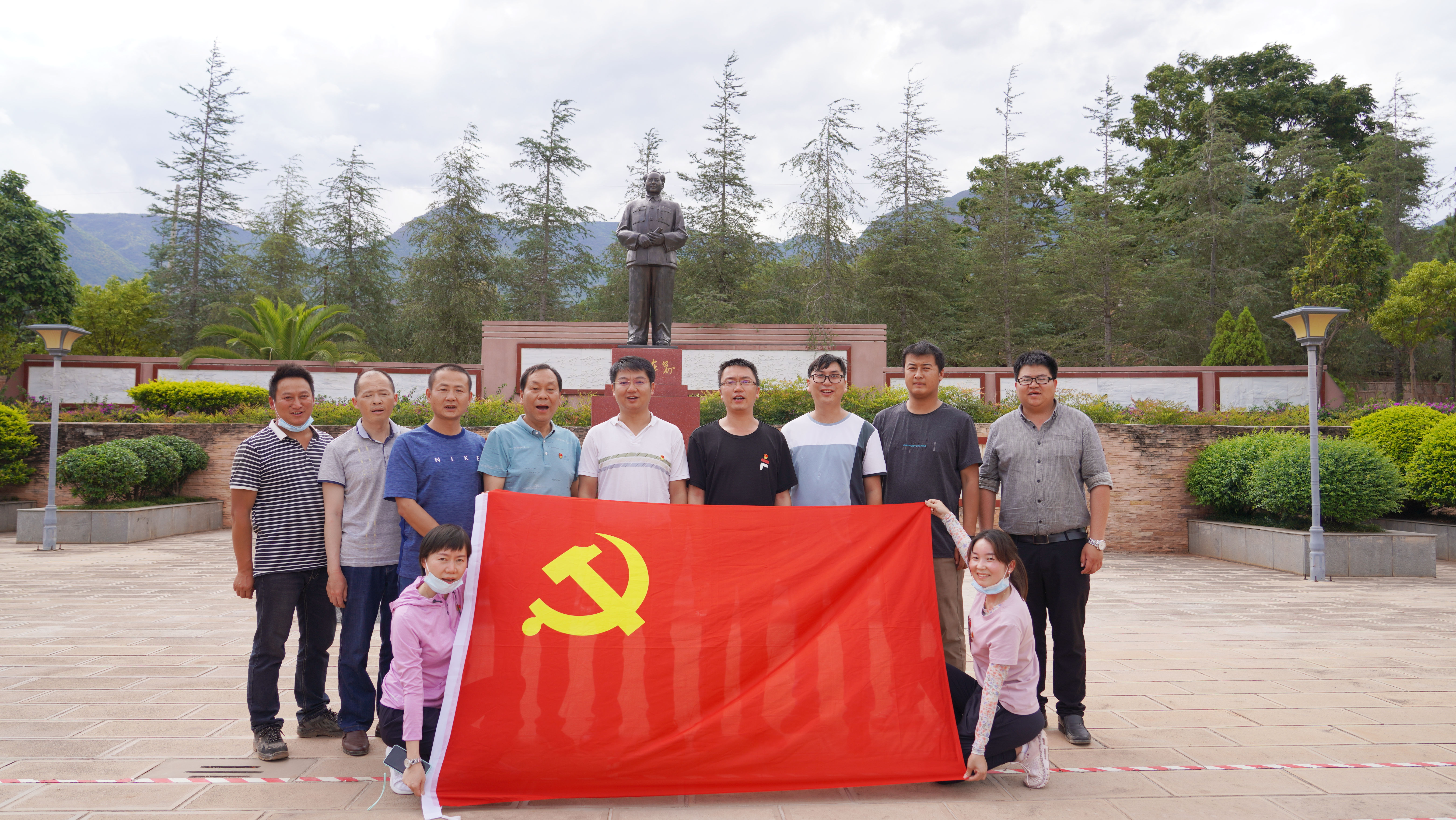 【學(xué)史悟思】萬(wàn)向遵一行到毛氏宗祠開展黨史學(xué)習(xí)教育活動(dòng)