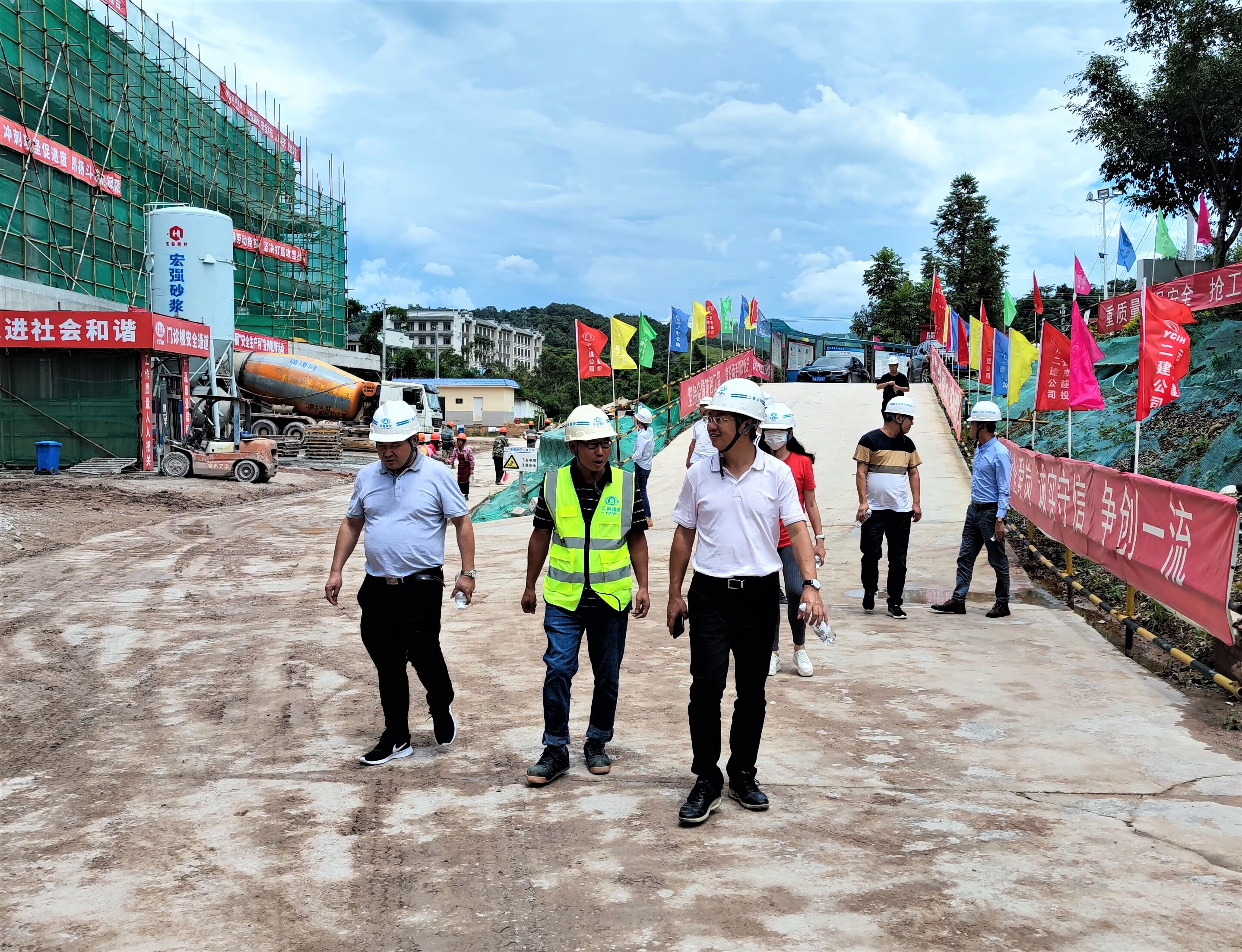 【我為群眾辦實(shí)事】萬(wàn)向遵一行調(diào)研普洱市傳染病醫(yī)院建設(shè)項(xiàng)目