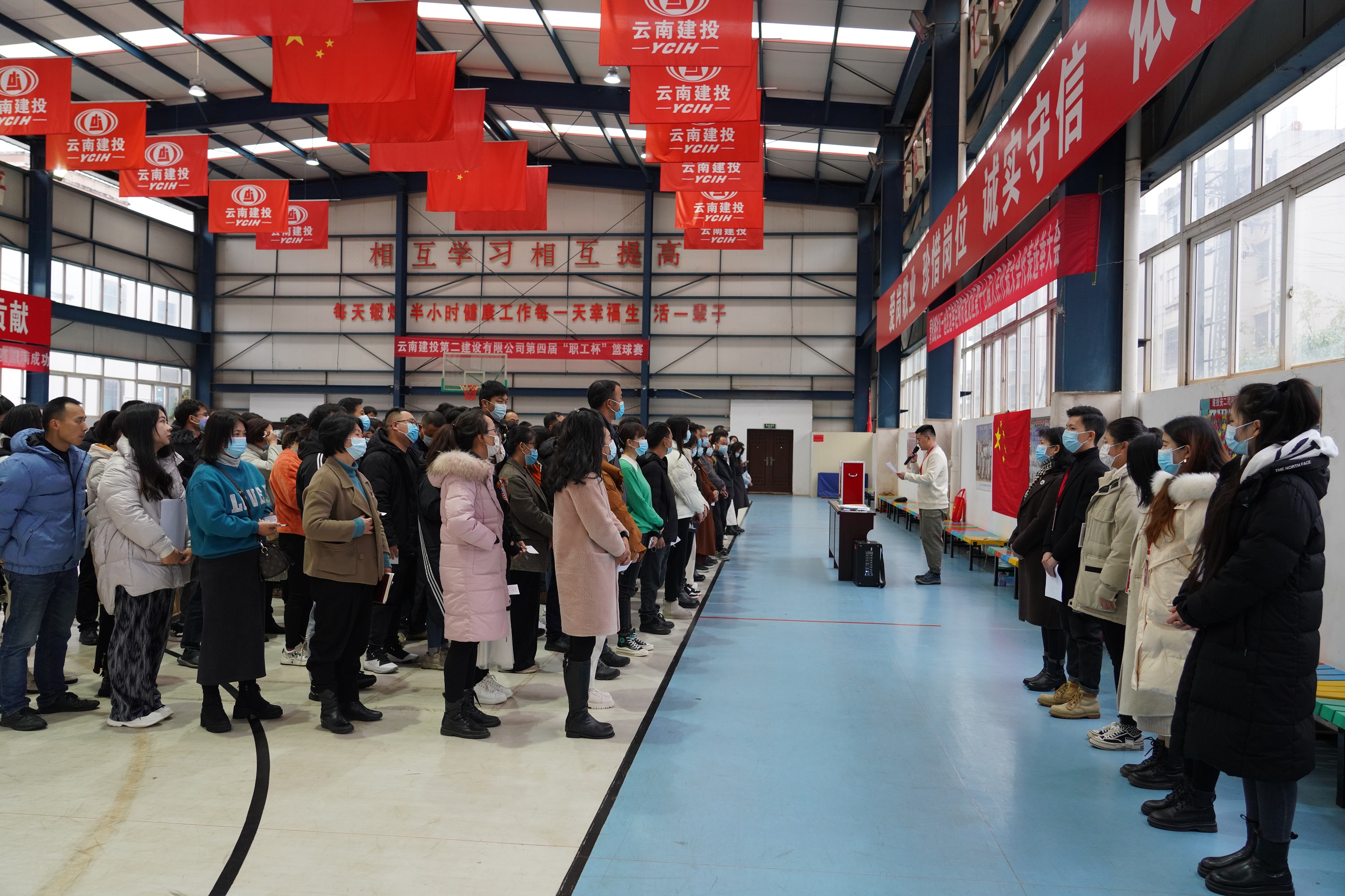 【公司動態(tài)】青松路社區(qū)一選區(qū)選舉昆明市盤龍區(qū)第十七屆人民代表大會代表選舉大會在公司籃球館召開