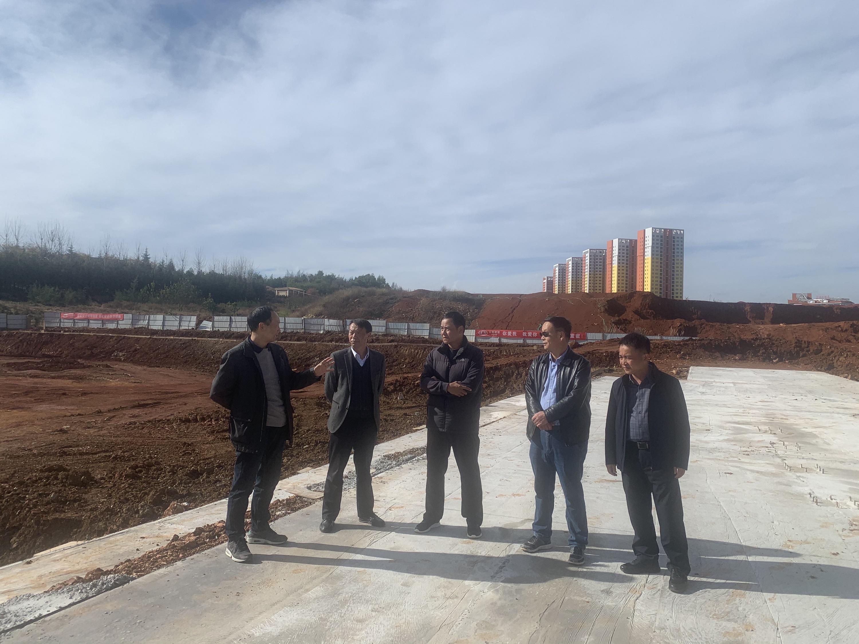 【我為群眾辦實(shí)事】陳定華一行到云南大學(xué)呈貢校區(qū)協(xié)商項(xiàng)目建設(shè)工作