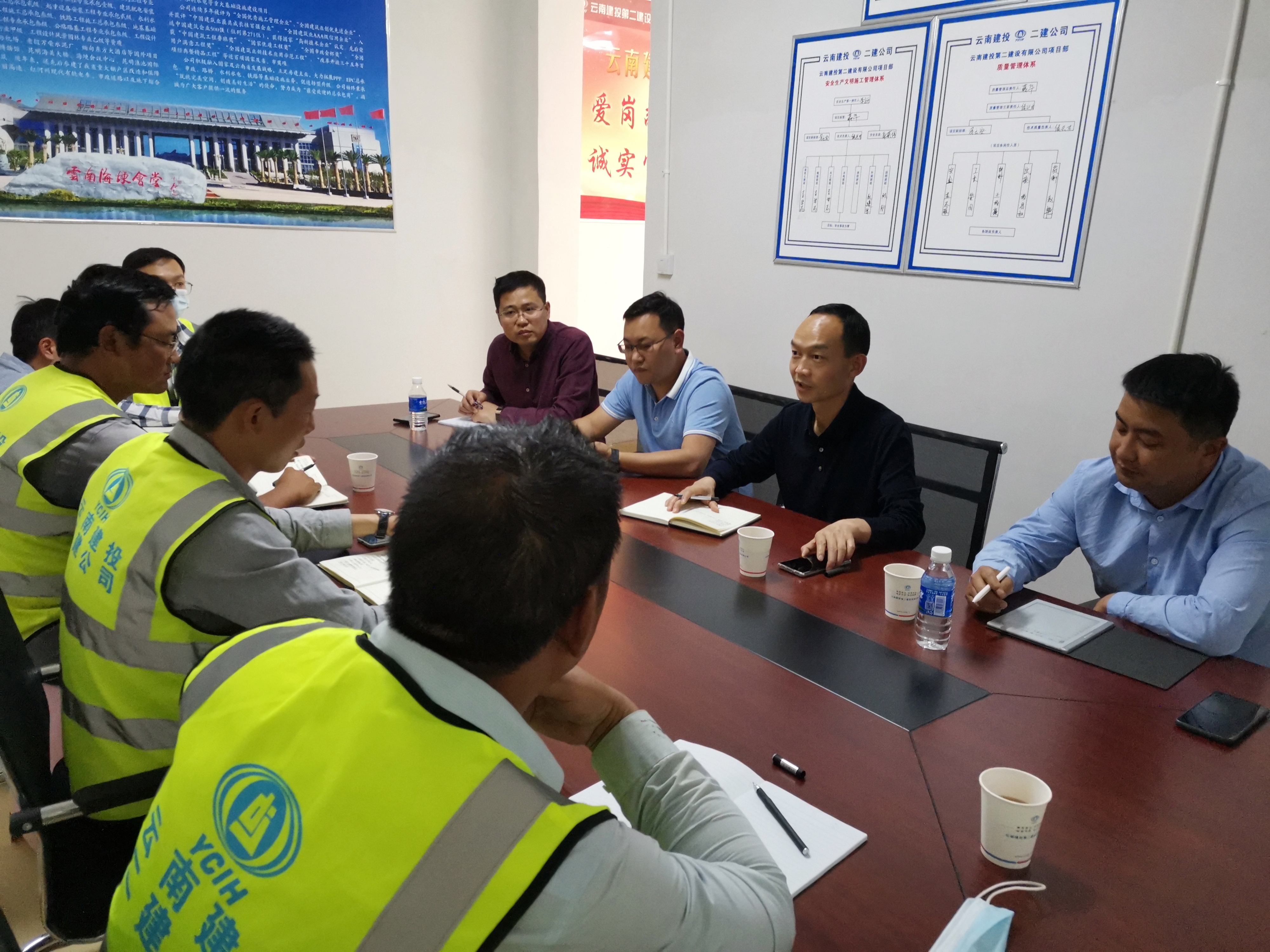 【貫徹一線工作法】董學友到國際工程部滄源職業(yè)學校項目檢查指導工作