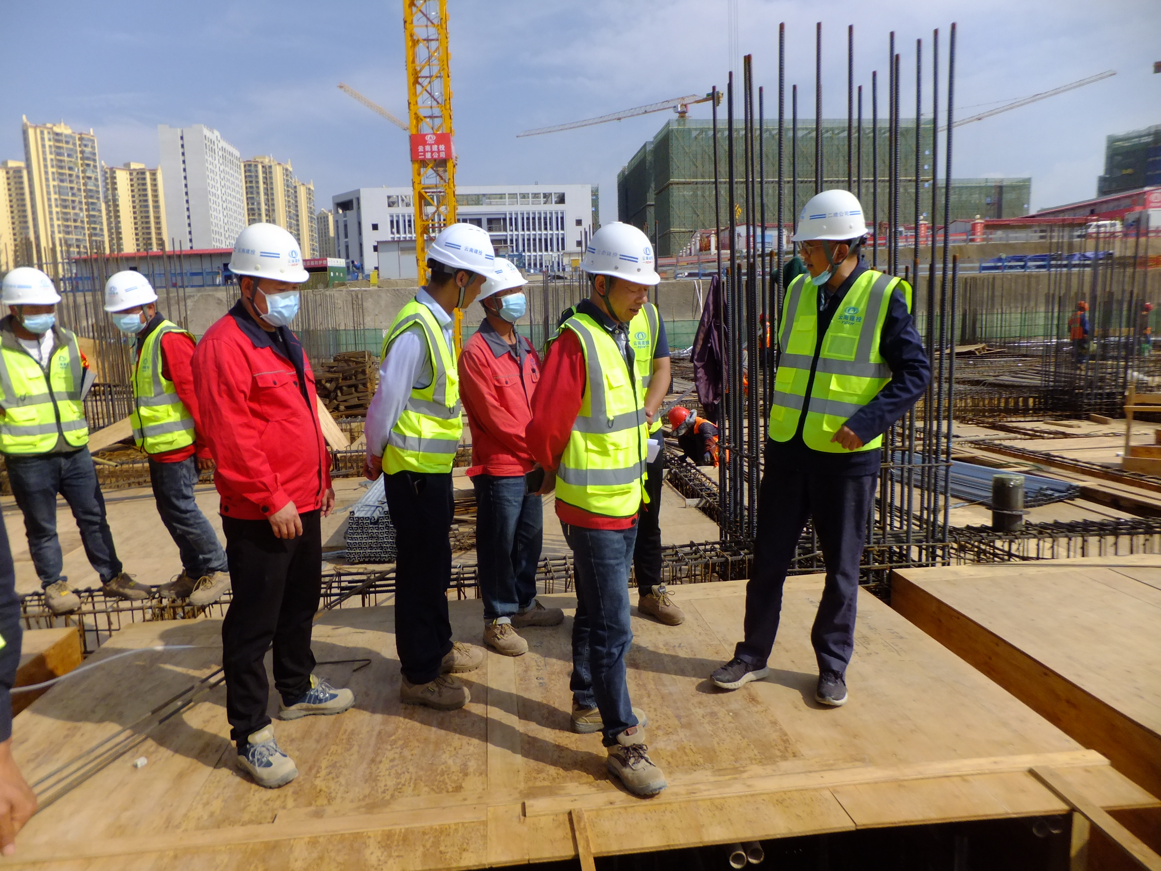 【調研檢查】集團安全總監(jiān)段益慶一行到昆明醫(yī)科大學康復醫(yī)院工地檢查