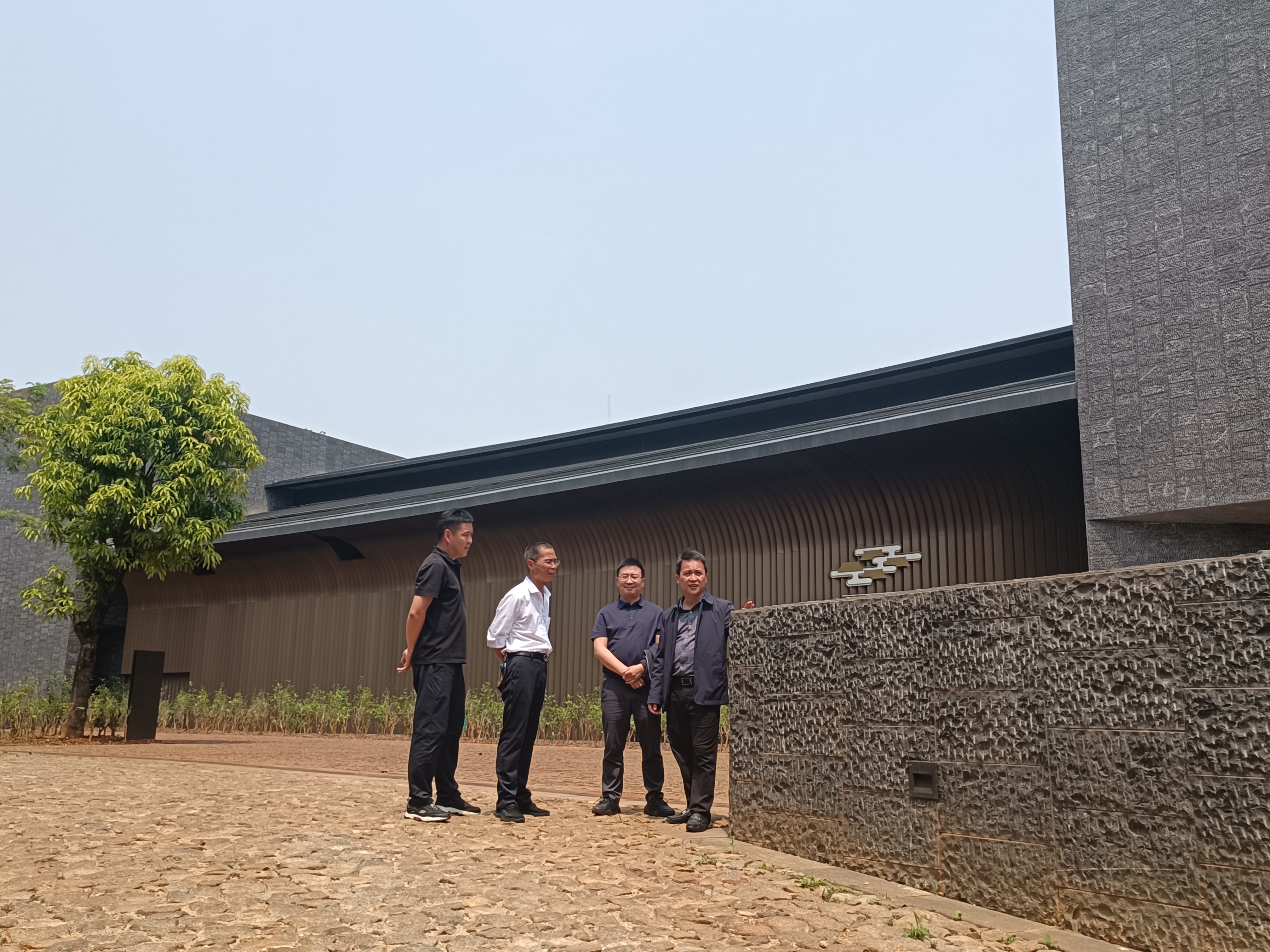 【貫徹一線工作法】公司領導到景邁小鎮(zhèn)一期B地塊項目調研檢查