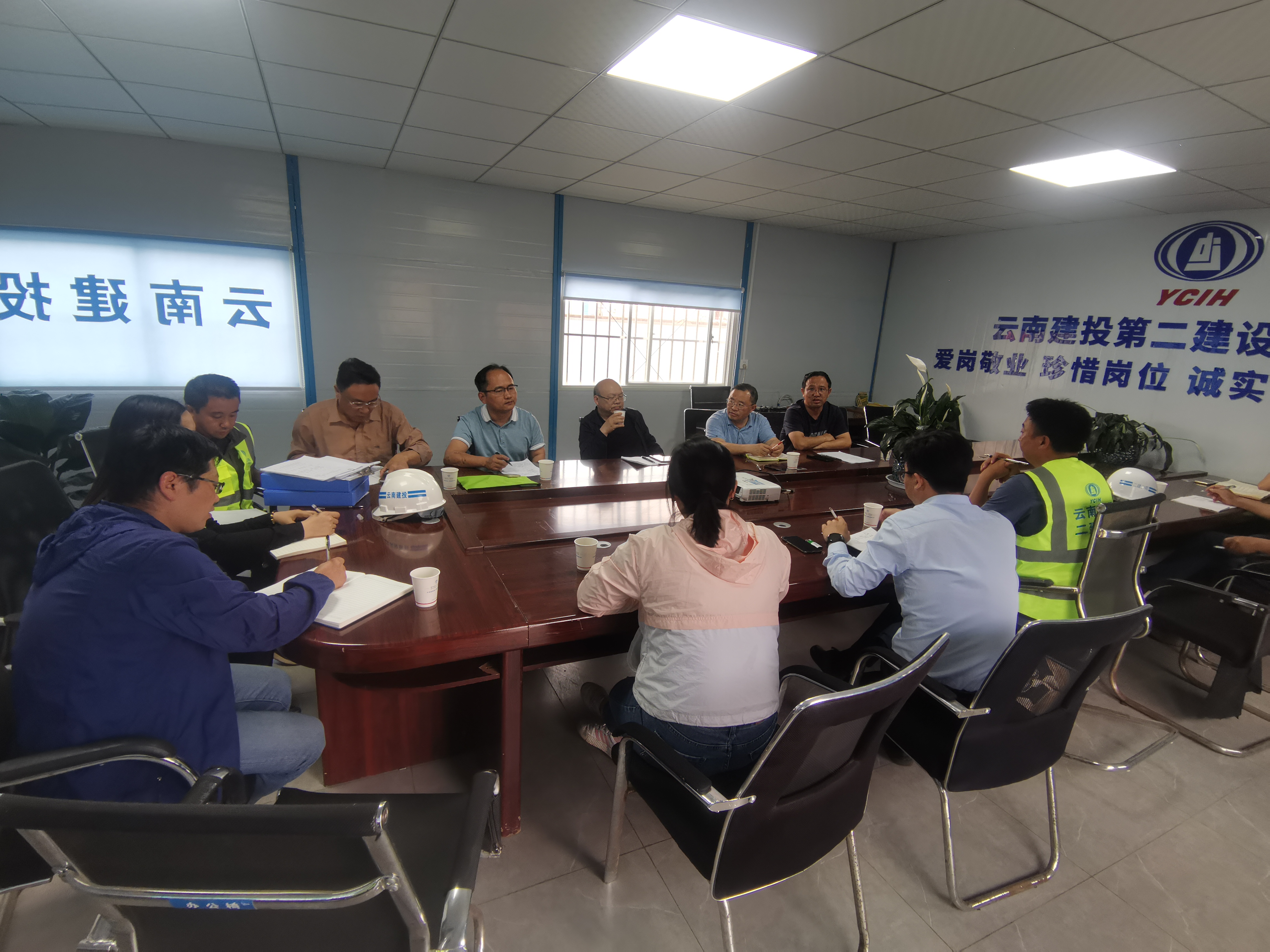 【貫徹一線工作法】公司領(lǐng)導(dǎo)到高原特色農(nóng)副產(chǎn)品現(xiàn)代物流園建設(shè)項目開展“五一”期間領(lǐng)導(dǎo)帶班檢查工作