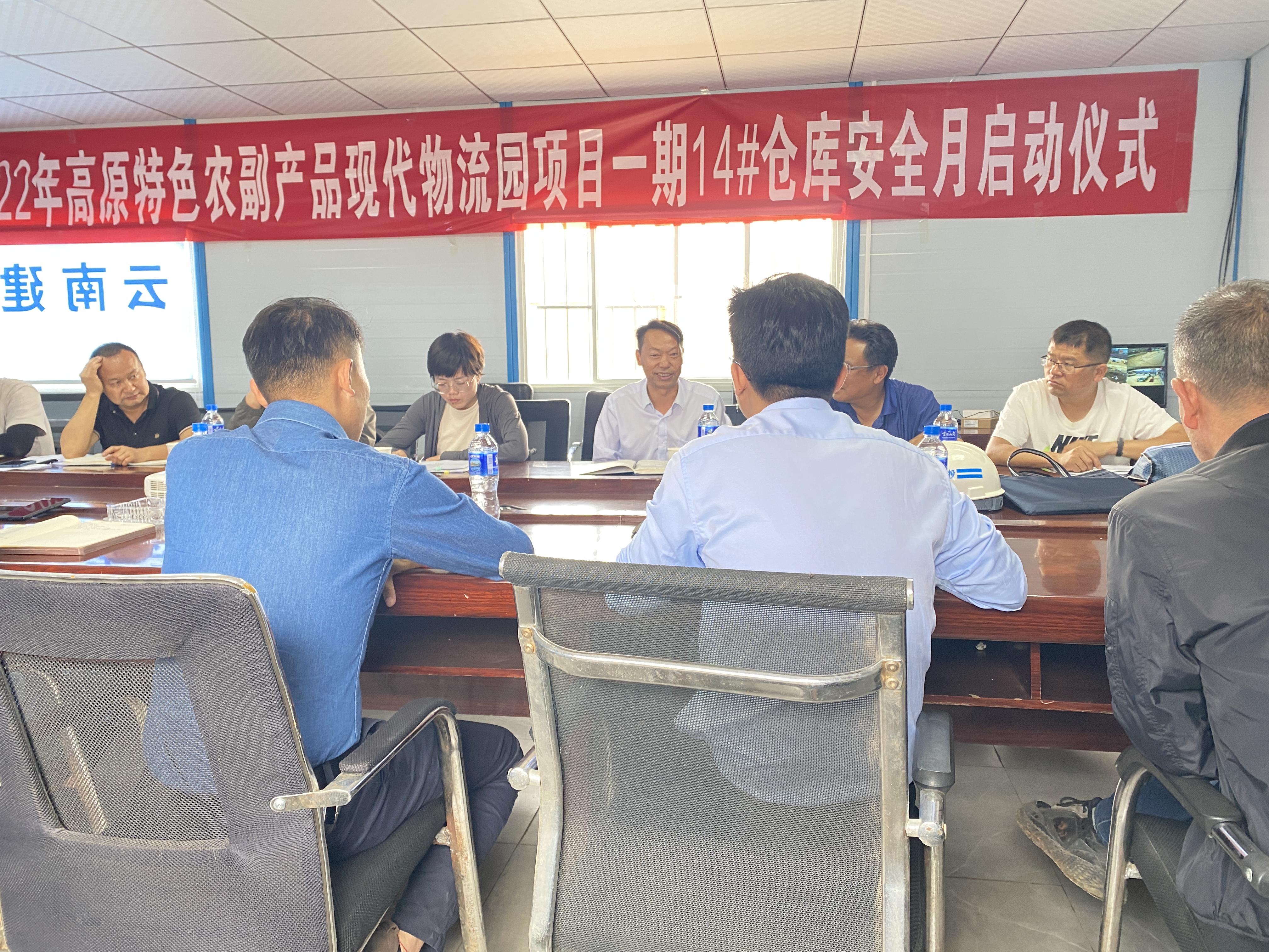 【貫徹一線工作法】陳定華一行到高原特色農(nóng)副產(chǎn)品現(xiàn)代物流園建設(shè)項(xiàng)目一期14#倉庫項(xiàng)目開展“端午節(jié)”期間領(lǐng)導(dǎo)帶班檢查工作