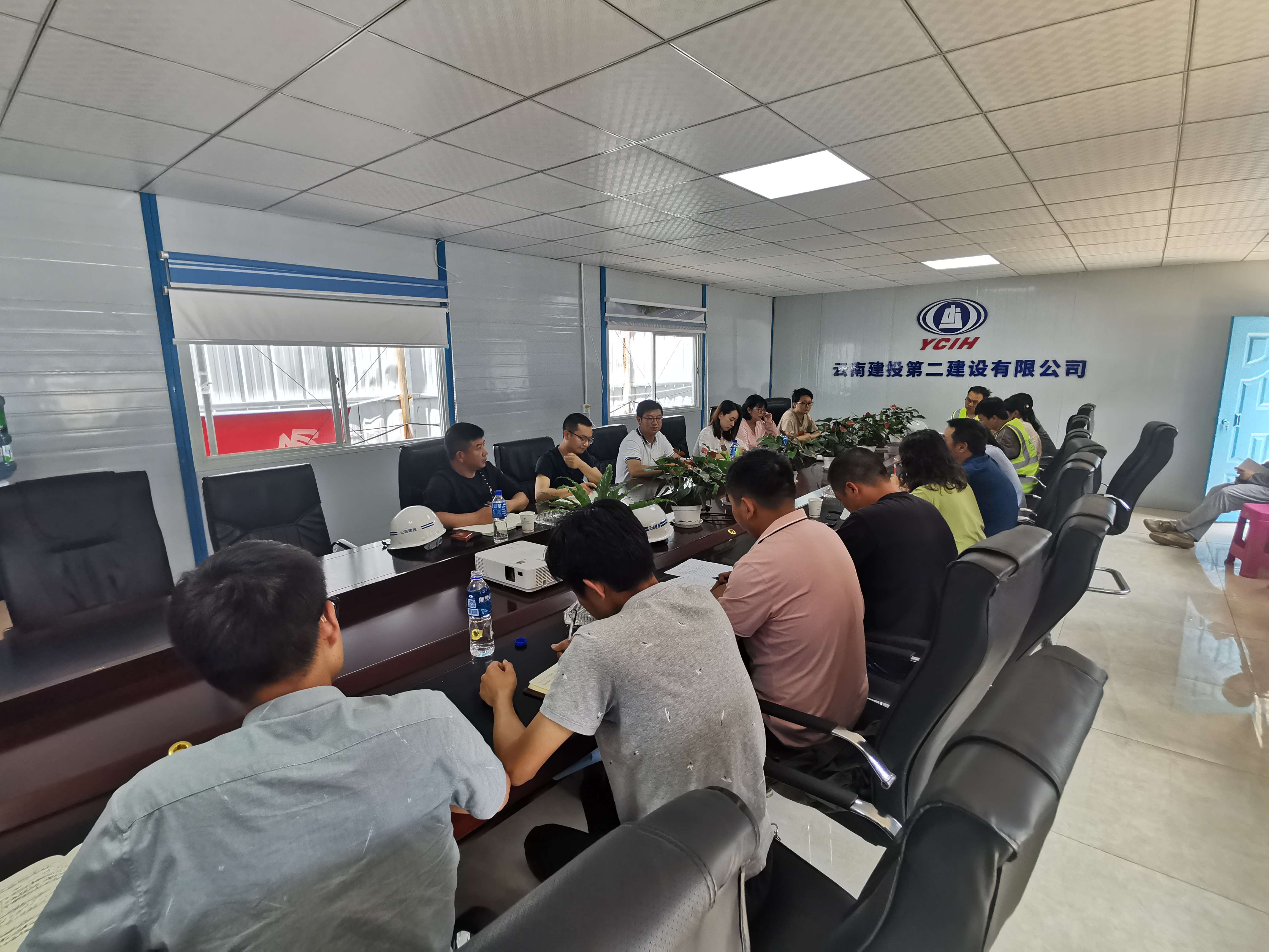 【貫徹一線工作法】萬向遵調(diào)研市政分公司盤龍區(qū)龍江片區(qū)配建小學建設(shè)項目