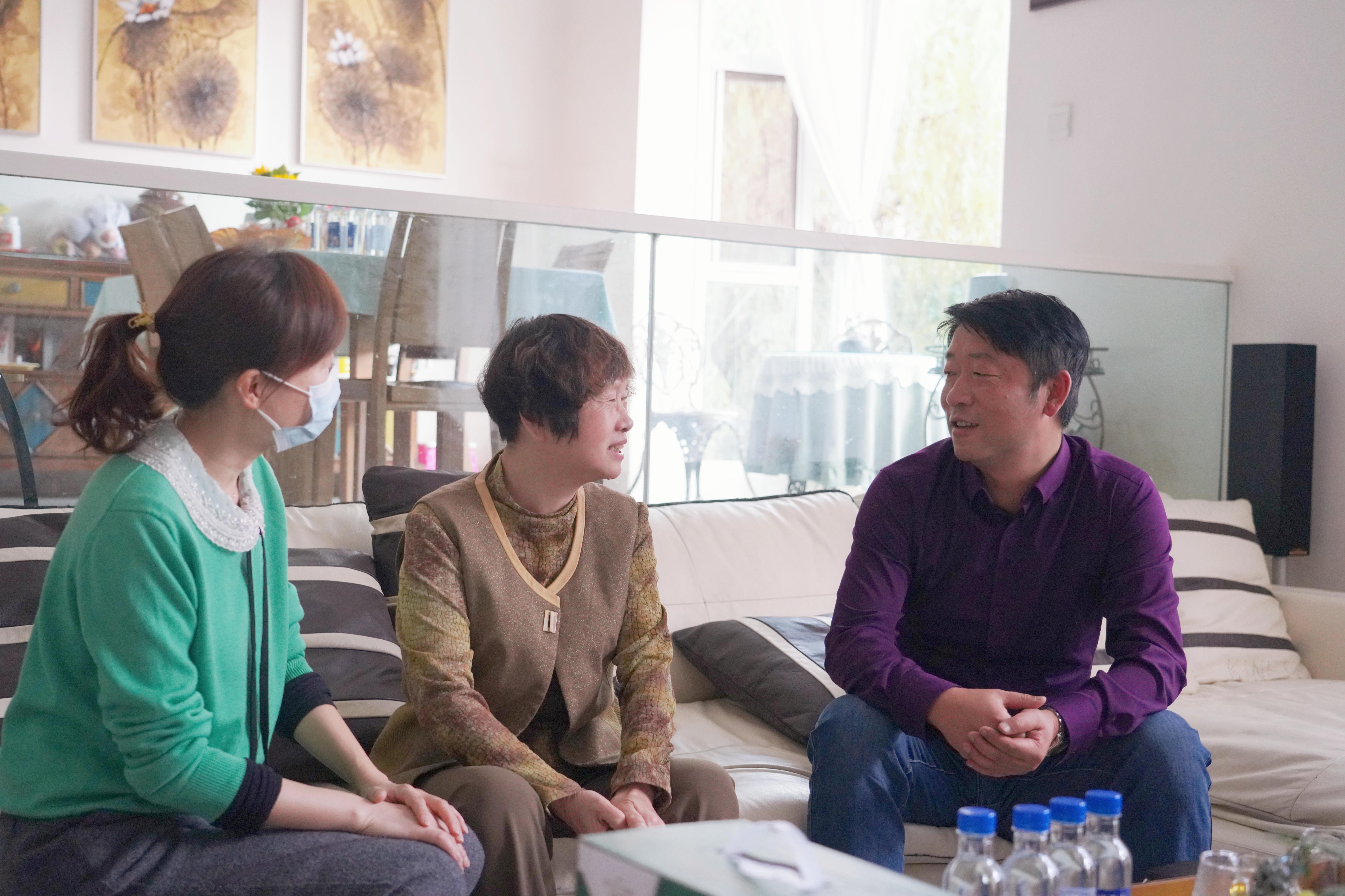 走訪慰問(wèn)勞模  關(guān)愛落到實(shí)處 ——集團(tuán)工會(huì)走訪慰問(wèn)公司全國(guó)勞模王建華