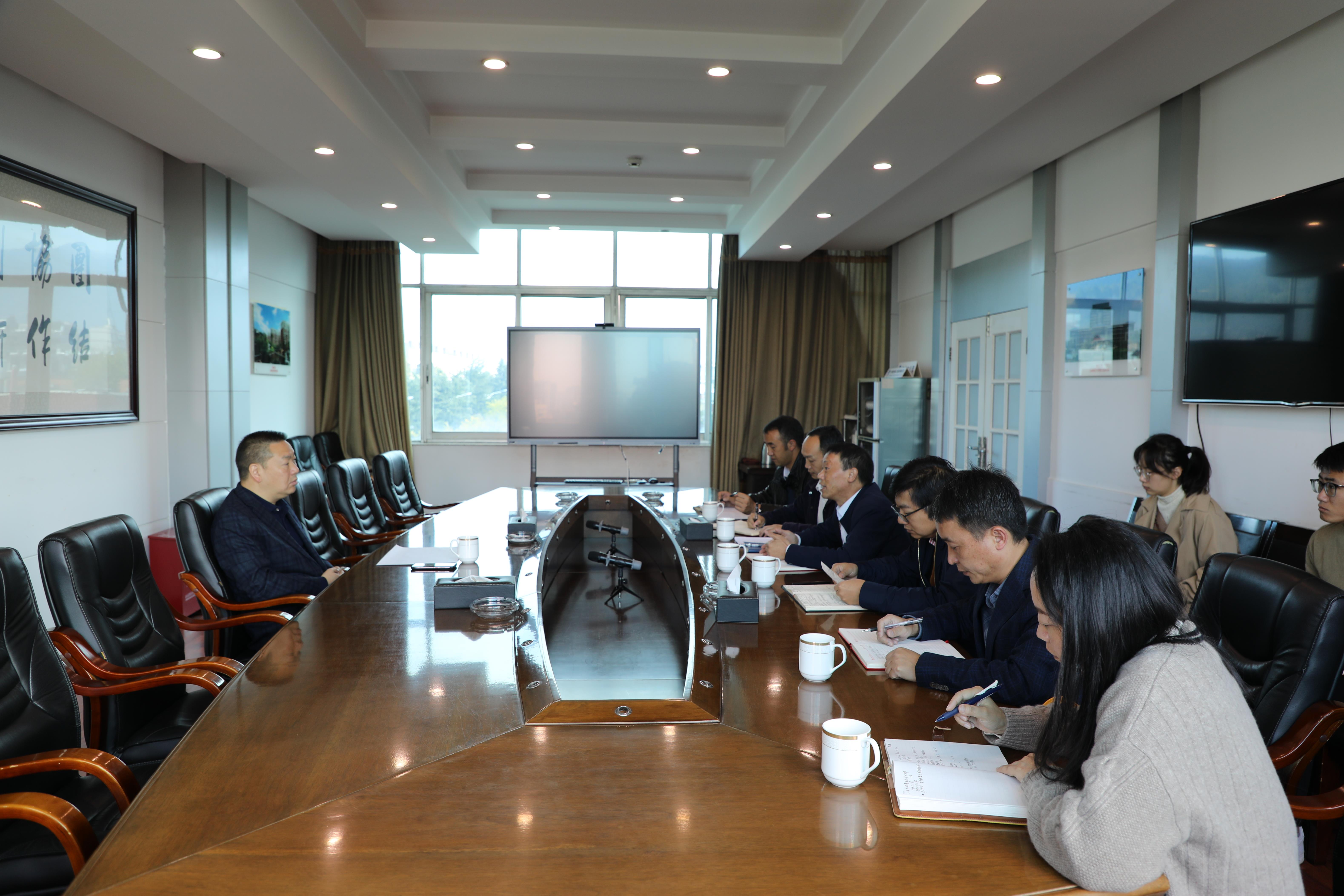 陳祖軍調(diào)研公司時(shí)強(qiáng)調(diào) 全面完成年度各項(xiàng)目標(biāo)任務(wù) 為致力構(gòu)建“五個(gè)建投”貢獻(xiàn)二建力量