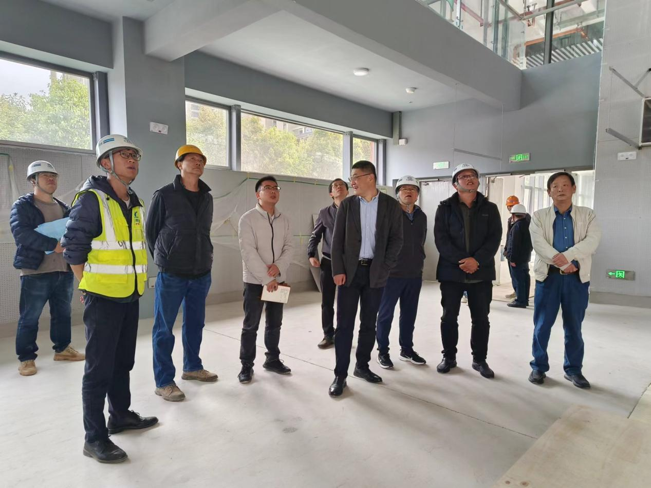 【公司要聞】省住建廳調研組到云南大學呈貢校區(qū)游泳館及室外工程建設項目調研